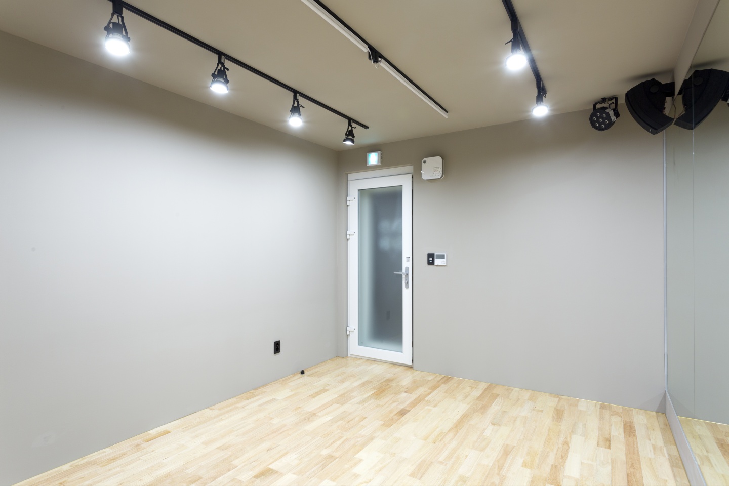 봉천동 무인 댄스연습실 gallery 3