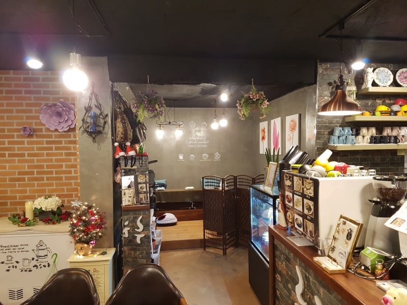 세종특별시 세종시 연서면 신대리 고복저수지에 위치한 힐링카페 루하임 인테리어 detail 2